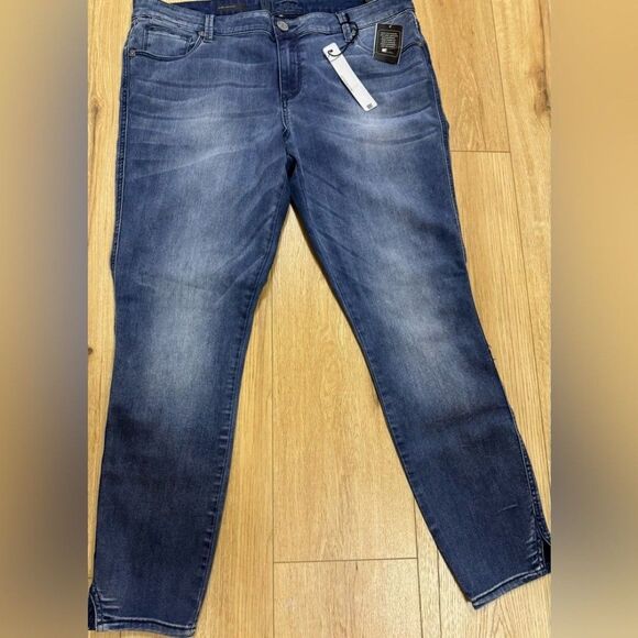 ๐โจ Size 16 Blue Denim Skinny Jeans ๐ Fading & Whiskers โ NWT Streetwear ๐ฅ - Picture 6 of 7